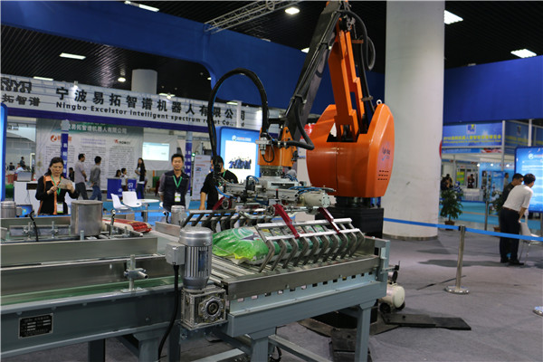 大華重工參加2016年中國洛陽國際機(jī)器人暨智能裝備展覽會(huì) - 現(xiàn)場(chǎng)04