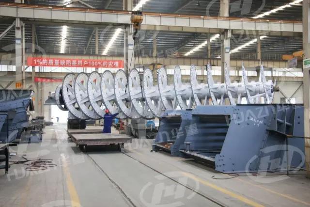 大華重工的“巨無霸”-國內首臺最大沉沒式雙螺旋分級機