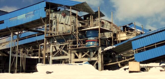 四臺GPY200圓錐破碎機