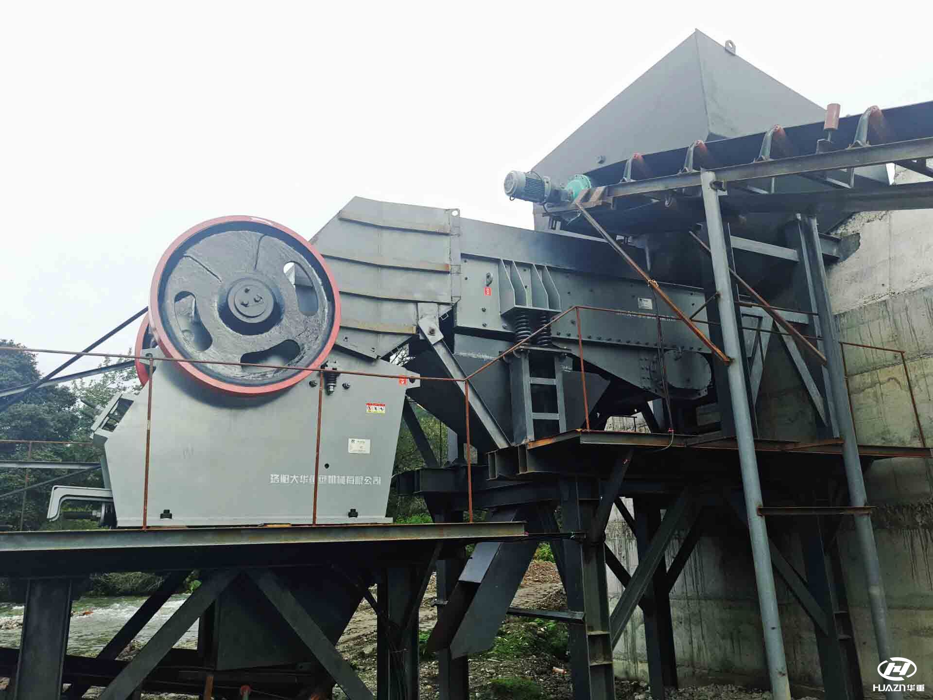 顎式破碎機使用現場