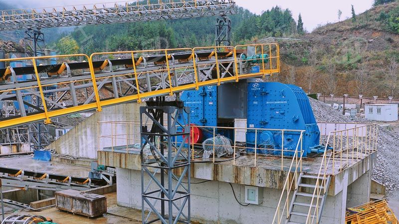 石灰石生產(chǎn)線反擊式破碎機(jī)