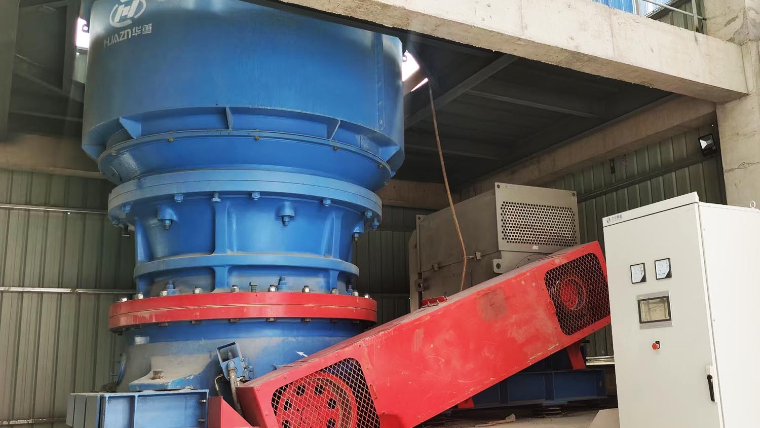 顎式破碎機生產現場