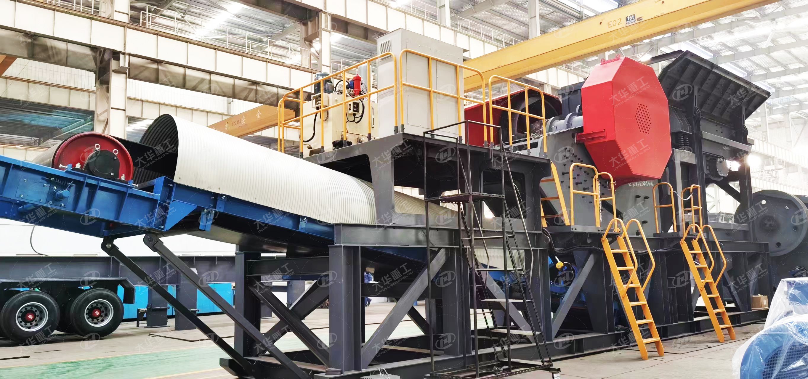 移動(dòng)礦石破碎機(jī)